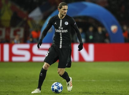 Rabiot, con el PSG ante el Estrella Roja.