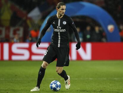 Rabiot, con el PSG ante el Estrella Roja.