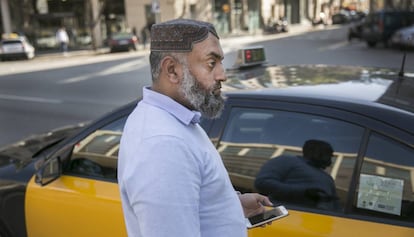 Iftikhar Ahmed, taxista paquistan&egrave;s de Barcelona. 