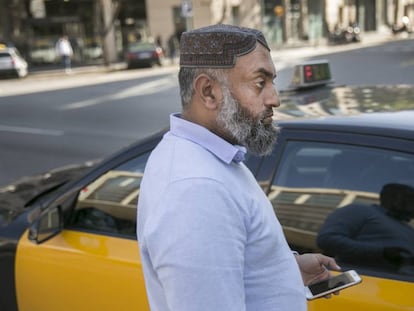 Iftikhar Ahmed, taxista paquistan&egrave;s de Barcelona. 