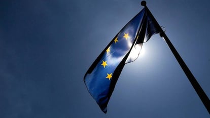 Una bandera de la Unión Europea.