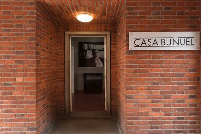 Entrada de la Casa Buñuel