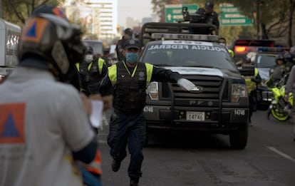 La Policía Federal mexicana ha acudido esta tarde al lugar de la explosión.