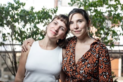 Laura Citarella (izquierda) y Laura Paredes.