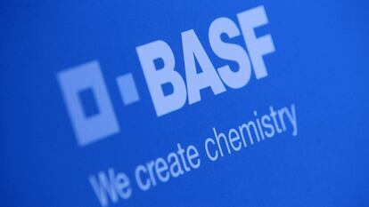 Logo de la empresa química alemana Basf.