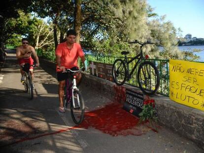 Protesta por el asesinato del ciclista Jaime Gold.