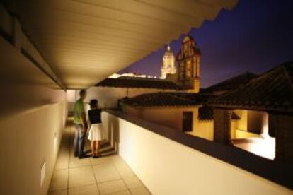 Interior del Museo Picasso de Málaga, de noche.