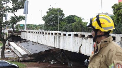 O Viaduto Galeria dos Estados (Eixão Sul) após a queda no centro de Brasília.