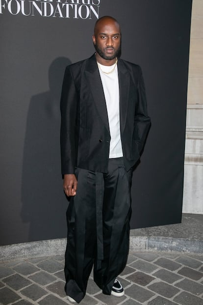 Virgil Abloh (Illinois, 1980) es el diseñador que más titulares ha dado este año gracias a su debut como creador de las colecciones masculinas de Louis Vuitton. Su estilo es puro 2019: un poco de sudadera, un poco de artes marciales, un poco de Helmut Lang. Pura moda contemporánea.