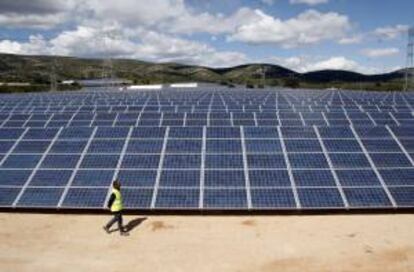 Vista de la primera fase del Parque Solar fotovoltaico de la empresa alemana City Solar en la localidad alicantina de Benaixama. EFE/Archivo