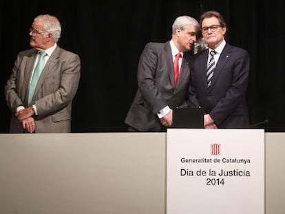 De izquierda a derecha, el fiscal superior de Catalu&ntilde;a, el consejero de Justicia, el presidente de la Generalitat y el presidente del TSJC.