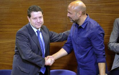 Los secretarios regionales del PSOE y Podemos, Emiliano García-Page, y José García Molina.