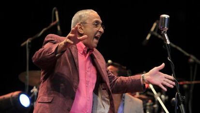 El m&uacute;sico cubano Juan Formell, fundador de la orquesta Los Van Van, durante una actuaci&oacute;n en La Habana en diciembre de 2012.