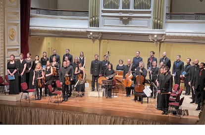 Los integrantes de Vox Luminis y Café Zimmermann al final de la ‘Pasión según san Juan’ de Bach, el pasado viernes en Bilbao.