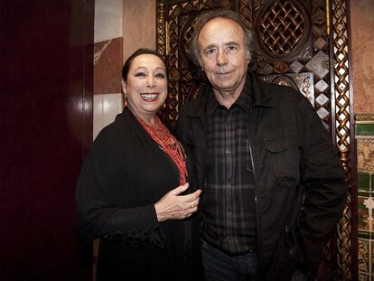 Joan Manuel Serrat y Cristina Hoyos, anoche en el Tablao Cordobés.
