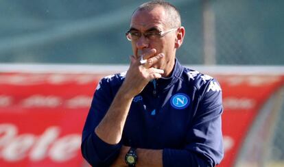 Maurizio Sarri, durante un entrenamiento con el Nápoles.