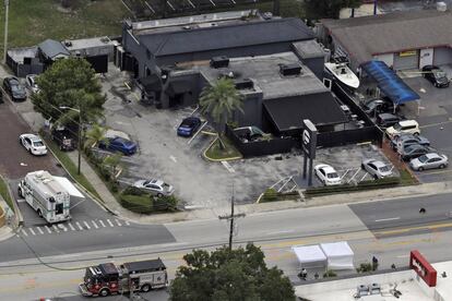 Vista aérea del club nocturno Pulso, tras el tiroteo del domingo en Orlando.