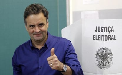 A&eacute;cio, depois de votar em Belo Horizonte.