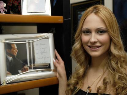 La joven Noemi Letizia, de 18 años, ha puesto en jaque el matrimonio del primer ministro italiano