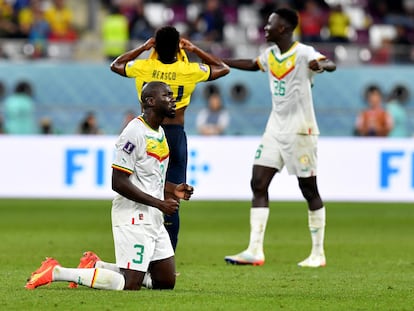 Kalidou Koulibaly celebra el triunfo y la clasificación de Senegal, este martes.