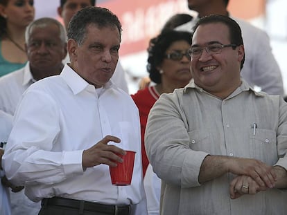 Fidel Herrera, a la derecha y Javier Duarte, en una acto en 2013.