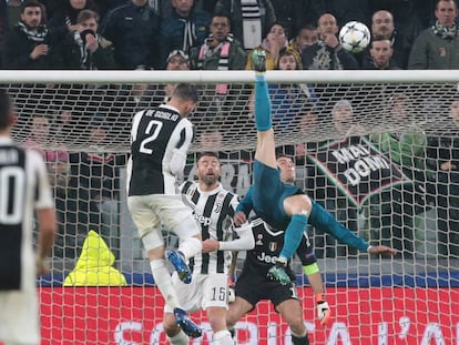 Cristiano Ronaldo marca golaço de bicicleta contra a Juventus.