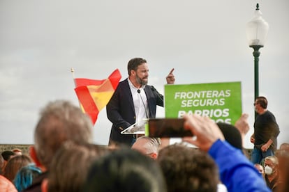 El presidente de Vox, Santiago Abascal, durante un mitin en un acto en 2020 en Arrecife, en la isla de Lanzarote, bajo el título 'Frente a la invasión migratoria en Canarias'.