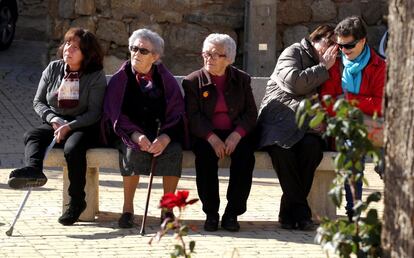 Castrillo Mota de Judíos tiene 60 habitantes. Los vecinos han observado este viernes los actos en los que se han oficializado el cambio del nombre de su pueblo.