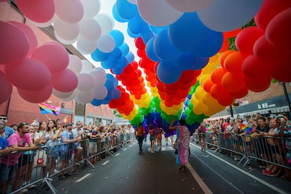 Personas participan en el desfile del orgullo del año pasado, el 25 de junio de 2023 en Nueva York.