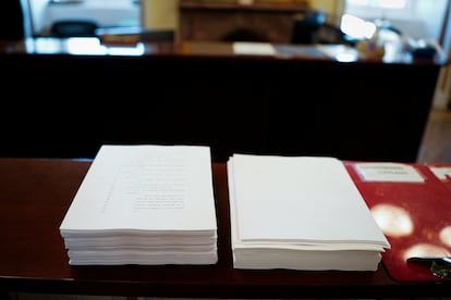 A copy of the 940 pages of the law, this Sunday in the United States Senate.