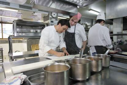 El cocinero Francis Paniego en su restaurante.