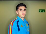 Pau Cubarsí, en la Ciudad de Fútbol de Las Rozas.