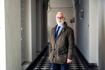 Nilo Fernández, delegado de Patrimonio Nacional en Segovia, en un pasillo del Palacio Real de La Granja.