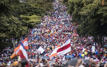 Una de las primeras  protestas en San José.