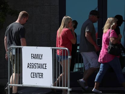 Entrada del pabellón del Centro de Convenciones de Las Vegas para familiares de víctimas, el lunes.