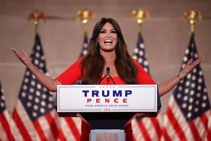 Kimberly Guilfoyle, presidenta del comité financiero de la campaña de reelección de Donald Trump y novia de su primogénito, acaparó los focos en el primer día de la Convención con un eufórico mensaje centrado en menoscabar la posibilidad de que los demócratas vuelvan a la Casa Blanca.