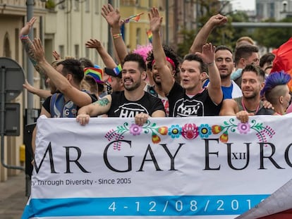 Asistentes a una manifestación LGTBI en Poznan (Polonia), el pasado agosto.