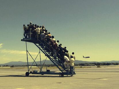 Imagen del corto documental 'Centro de detención temporal', de Adrian Paci.