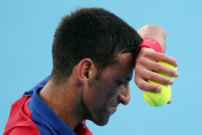 Djokovic, durante el partido de octavos contra Davidovich en el Ariake Tennis Park.