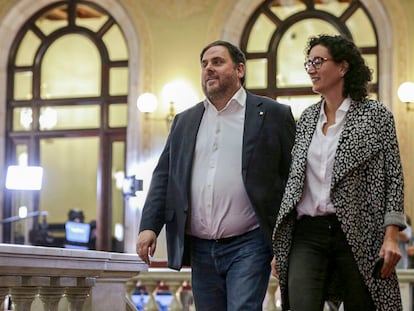 Oriol Junqueras y Marta Rovira en el Parlament, en 2017.