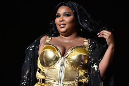 Lizzo – “Aburrida”. Este fue el adjetivo con el que la cantante de Detroit, una de las grandes revelaciones de la industria discográfica en los últimos años, definió la dinámica de la aplicación de citas Raya. Sin cortarse un pelo, llegó a descubrir que había intentado emparejarse en la red social con otro conocido cantante, John Mayer –ex de Katy Perry–, “pero no funcionó”.