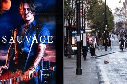 Johnny Depp, en un anuncio de la fragancia Sauvage en Londres en 2022.