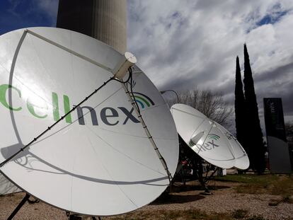 Antenas de Cellnex en la torre del 'Pirulí', en Madrid.