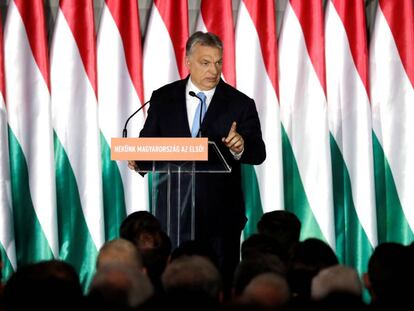 El primer ministro Viktor Orbán durante la presentación de su programa para las elecciones europeas el 5 de abril. 