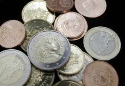 El euro subió hoy en la apertura en el mercado de divisas de Fráncfort. EFE/Archivo