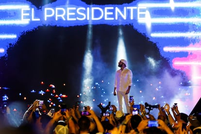 El presidente de El Salvador, Nayib Bukele, participa en la fiesta de clausura de la “Semana Bitcoin” en Teotepeque, El Salvador.