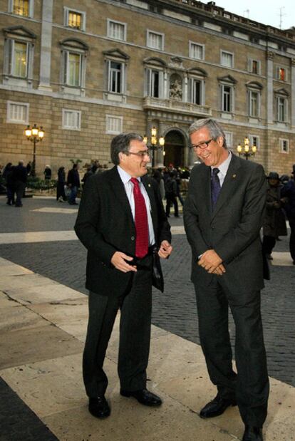 De izquierda a derecha, los alcaldes de Lleida, Àngel Ros, y Tarragona, Josep Fèlix Ballesteros.