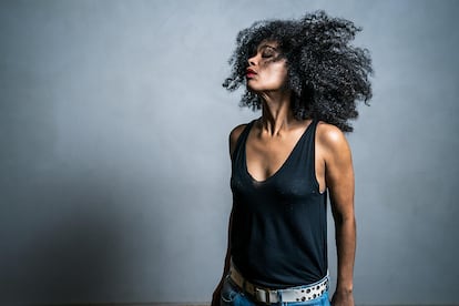 Judith Sánchez Ruíz. Photo by David Beecroft, courtesy of Trisha Brown Dance Company.