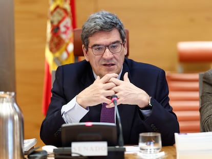 El Ministro para la Transformación Digital y de la Función Pública, José Luis Escrivá, comparece ante la Comisión de Función Pública en el Senado, este jueves.