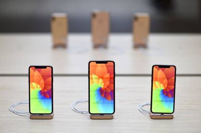 Los nuevos iPhone en una tienda